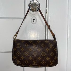 Louis Vuitton Monogram Ponchette